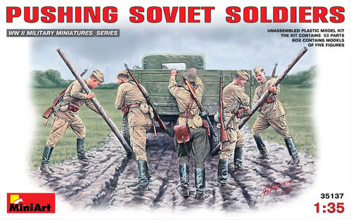 PUSHING SOVIET SOLDIERS 1/35