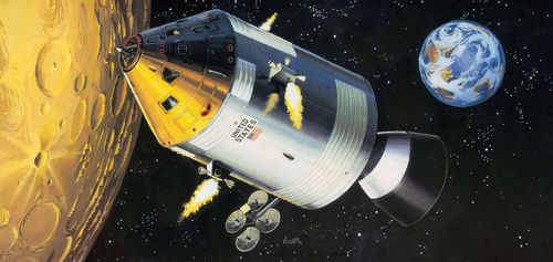 Apollo 11 Spacecraft with Interior 1/32