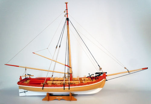 18th Century Armed Longboat 1/24